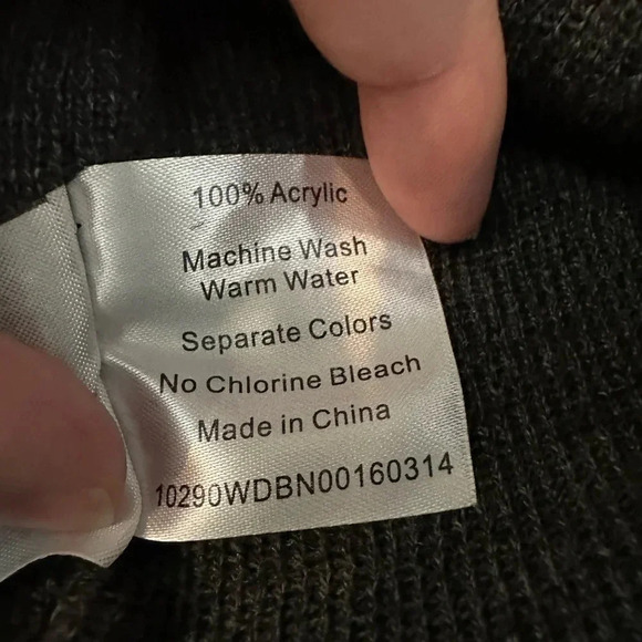 Loungefly Beanie “‎ Kiss the Girl” - Picture 4 of 5